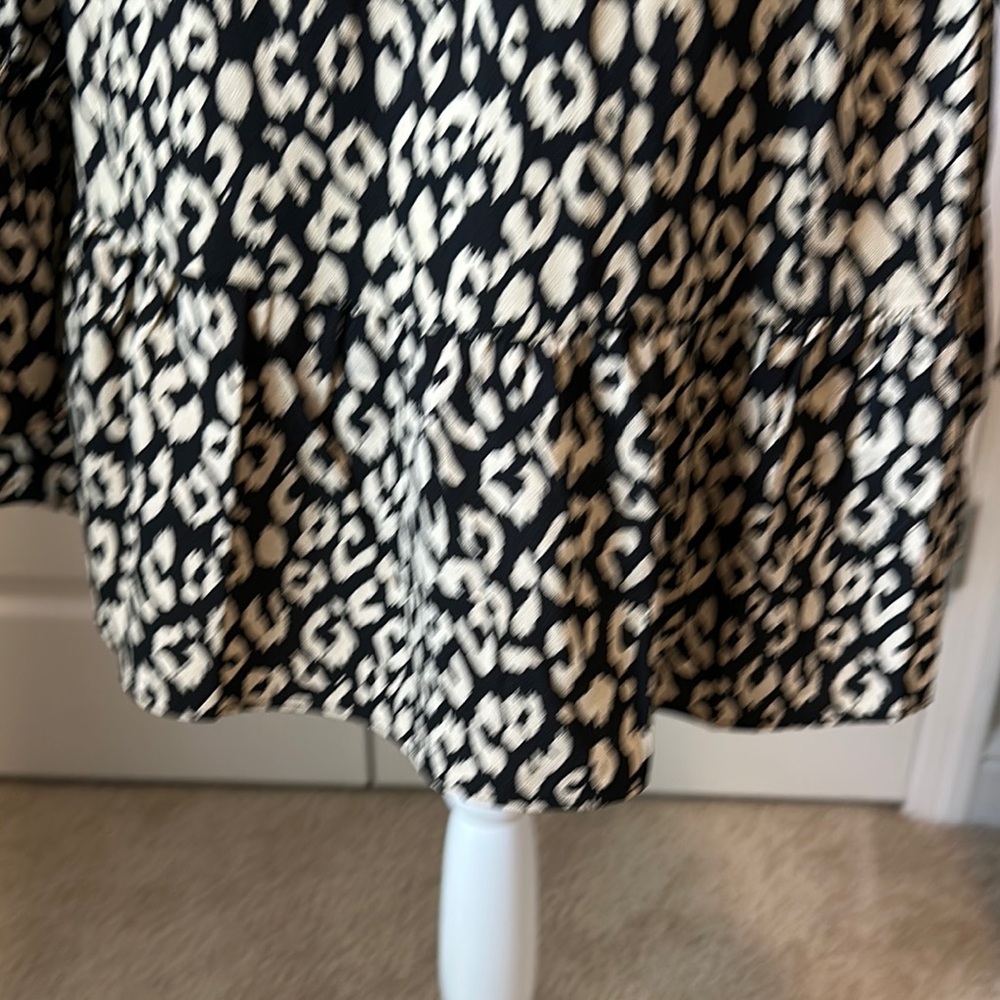 Black and White Relaxed Long Sleeve Tunic - Picture 4 of 8